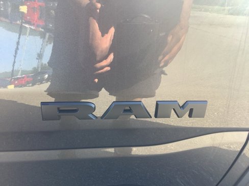 New 2026 RAM 1500 4x4 Crew Cab image 9