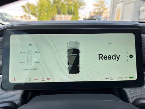 Used 2023 Rivian R1S Adventure image 55