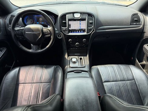 Used 2016 Chrysler 300 S image 13