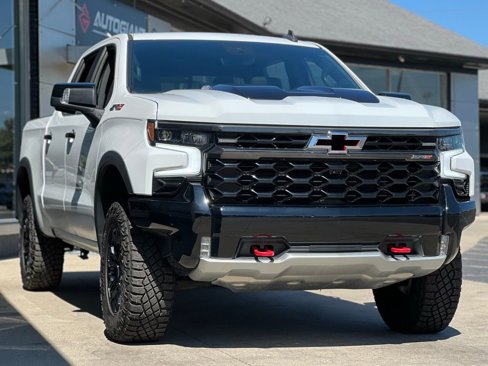 Used 2023 Chevrolet Silverado 1500 ZR2 w/ Technology Package image 32