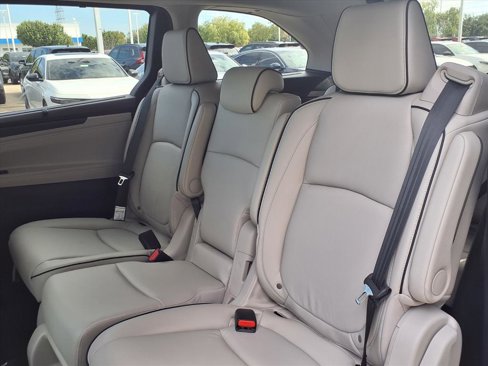New 2026 Honda Odyssey Touring image 11