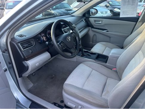 Used 2016 Toyota Camry LE image 7