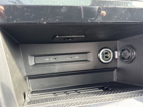 New 2025 Volkswagen Taos SE image 35
