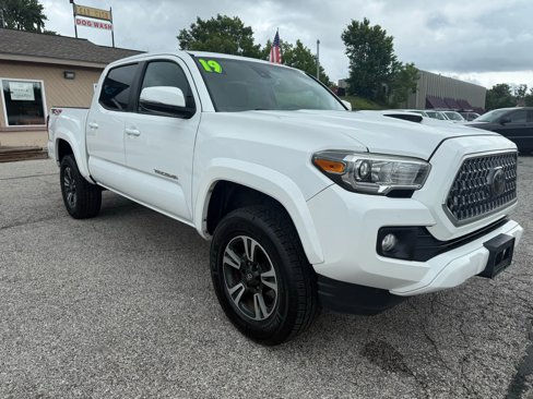 Used 2019 Toyota Tacoma TRD Sport image 1
