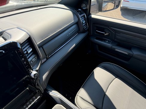 Used 2024 RAM 2500 Limited image 37