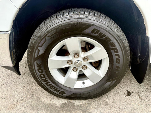 Used 2021 RAM 1500 Classic SLT image 11