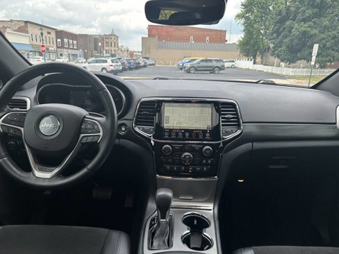Used 2020 Jeep Grand Cherokee Altitude image 36