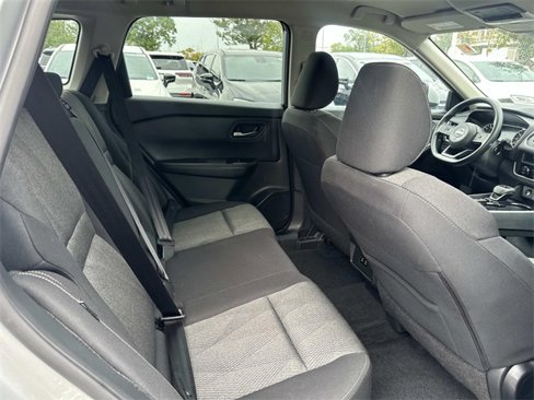 Used 2024 Nissan Rogue SV image 10