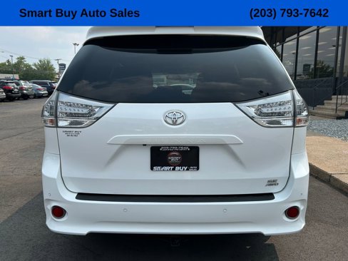 Used 2019 Toyota Sienna SE image 8