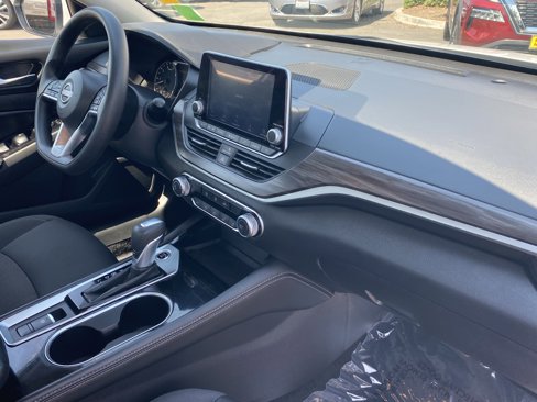 Used 2023 Nissan Altima 2.5 SV image 12
