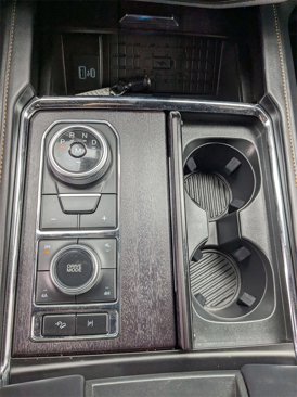 Used 2024 Ford Expedition Platinum image 16