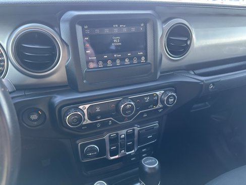 Used 2021 Jeep Gladiator Sport image 24