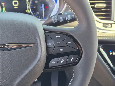 New 2026 Chrysler Pacifica Select image 33