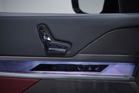 New 2026 BMW 740i w/ Premium Package image 16