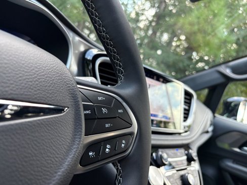 New 2026 Chrysler Pacifica Select image 20