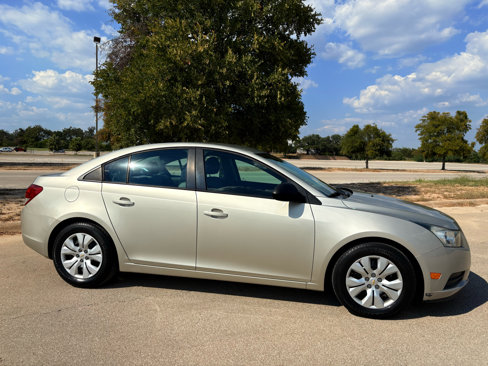 Used 2014 Chevrolet Cruze LS image 46