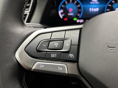 New 2026 Volkswagen Atlas Cross Sport SE image 49