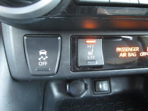 Used 2019 Toyota RAV4 XLE Premium image 39
