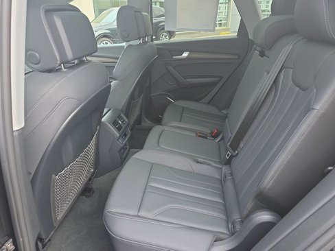 Certified 2025 Audi Q5 2.0T Premium image 14