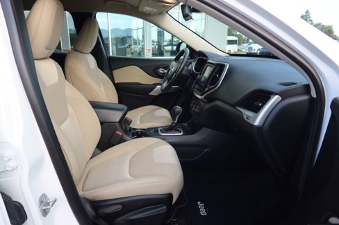 Used 2017 Jeep Cherokee Sport image 16