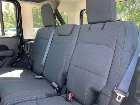 New 2024 Jeep Wrangler Unlimited Rubicon w/ Convenience Group image 20