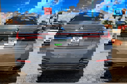 Used 2022 BMW 740i w/ Premium Package image 12