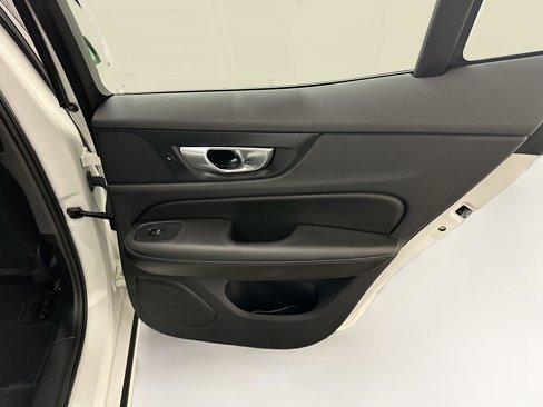 Used 2025 Volvo S60 B5 Core image 32