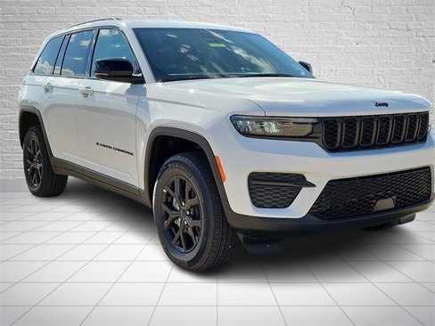 New 2025 Jeep Grand Cherokee Altitude image 6