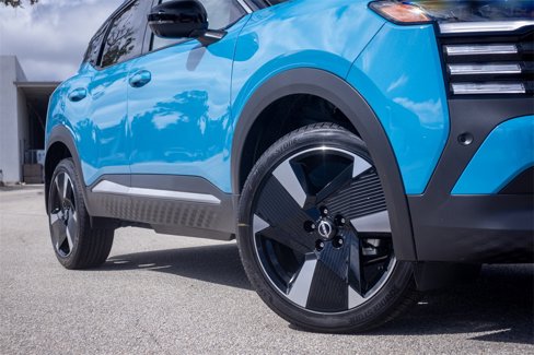 New 2026 Nissan Kicks SR w/ SR Premium Package image 2
