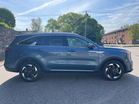 Certified 2025 Kia Sorento EX image 6