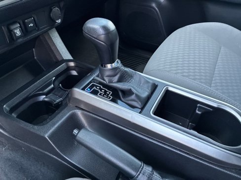 Used 2022 Toyota Tacoma SR5 w/ Technology Package image 24