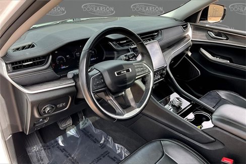 Used 2022 Jeep Grand Cherokee L Limited w/ Luxury Tech Group II image 18
