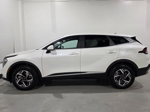 Used 2023 Kia Sportage LX image 15