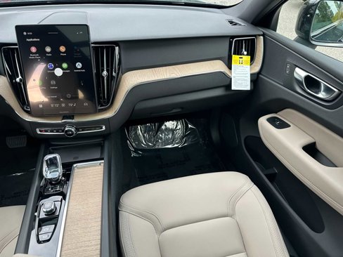 New 2026 Volvo XC60 B5 Plus w/ Protection Package Premier image 18