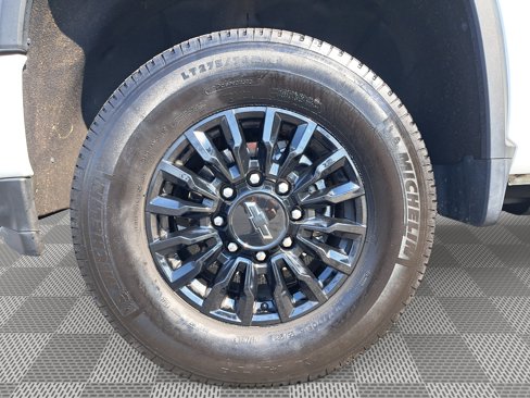 Used 2022 Chevrolet Silverado 3500 LTZ w/ LTZ Plus Package image 10