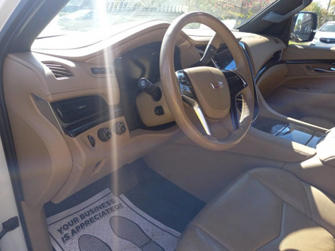 Used 2020 Cadillac Escalade Platinum image 11