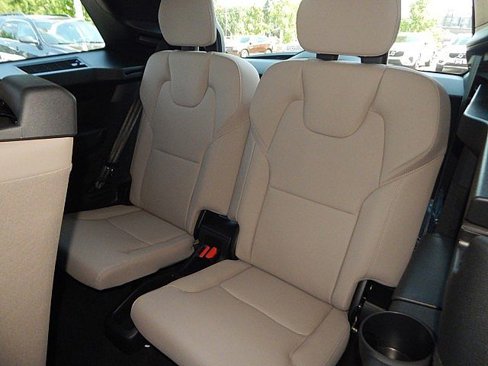 New 2026 Volvo XC90 B6 Plus w/ Protection Package Premier image 13