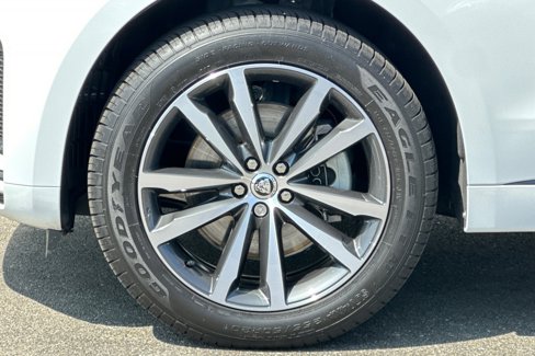 Used 2025 Jaguar F-PACE R-Dynamic S image 33