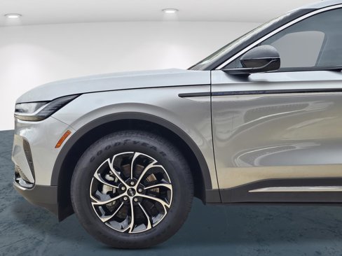 New 2025 Lincoln Nautilus Premier w/ Equipment Group 102A image 9