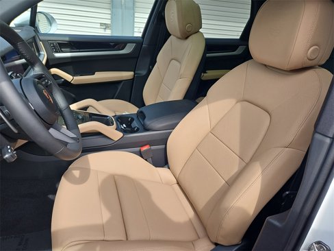 New 2026 Porsche Cayenne image 5