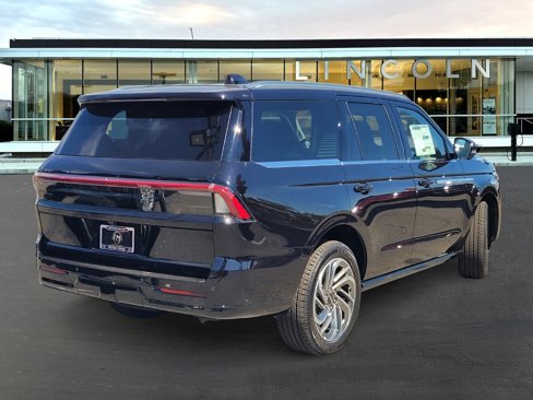 New 2025 Lincoln Navigator Reserve image 4