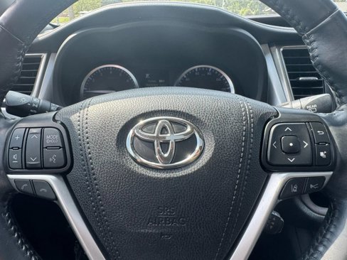 Used 2019 Toyota Highlander Limited image 23