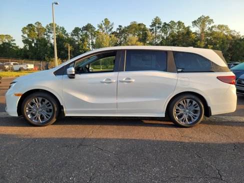New 2026 Honda Odyssey Touring image 4