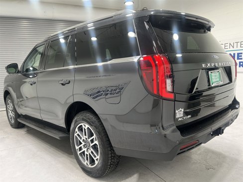 Used 2025 Ford Expedition Active image 6
