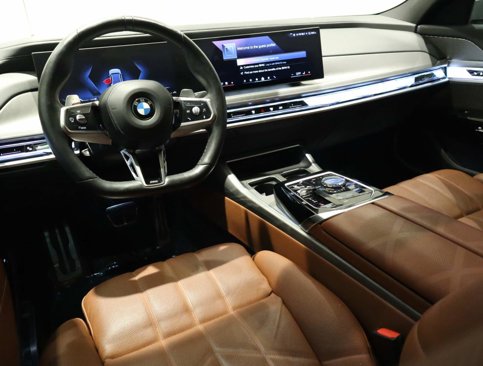 Used 2023 BMW 760i xDrive w/ Parking Assistance Package image 23