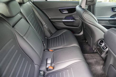 Used 2023 Mercedes-Benz C 300 Sedan image 16