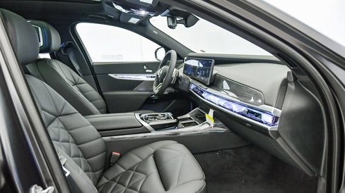 New 2026 BMW 740i w/ Premium Package image 18