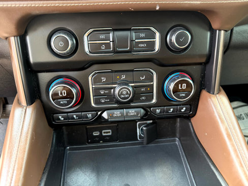 Used 2021 Chevrolet Suburban High Country w/ Premium Package image 27
