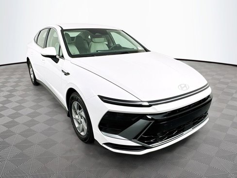 Certified 2025 Hyundai Sonata SE image 3