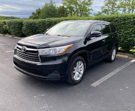Used 2015 Toyota Highlander LE image 2